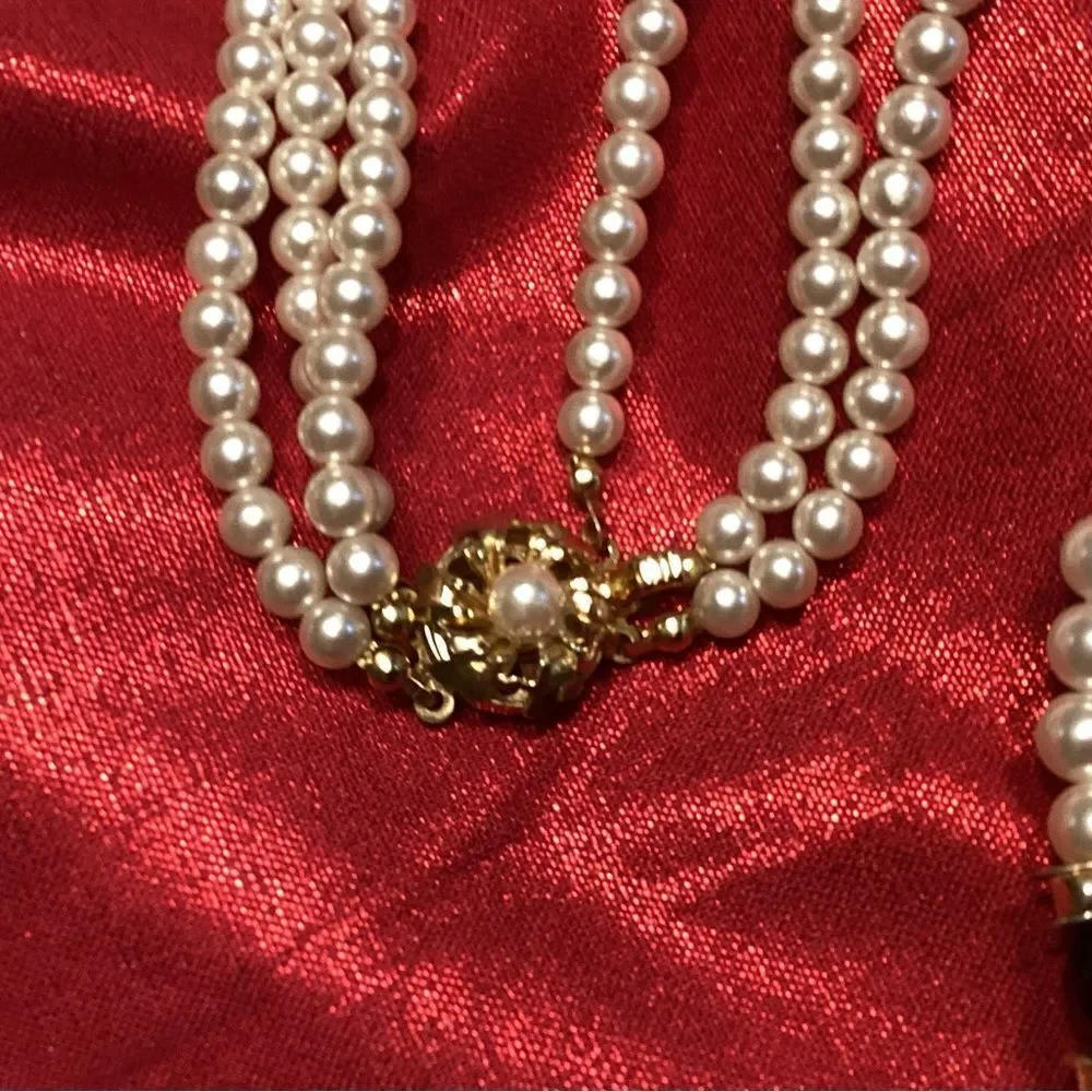 Elegant Trip Strand Faux Pearl Necklace with Black Accents